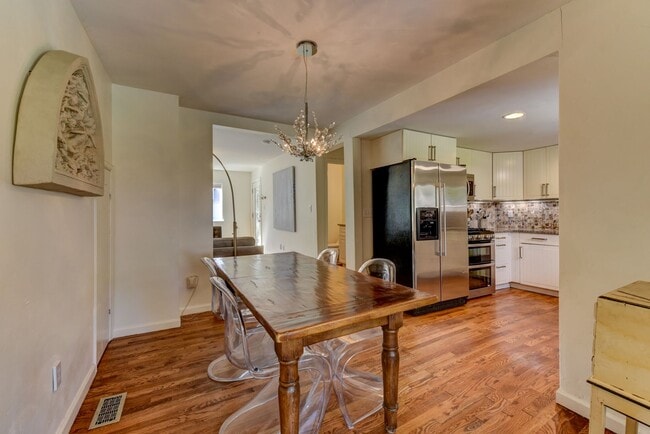 303 E Chester St