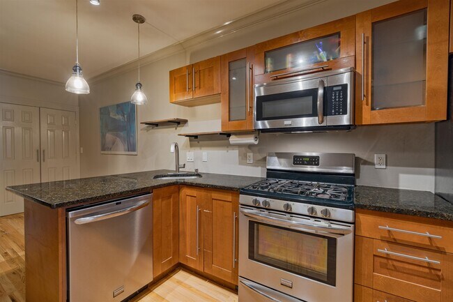 Photo - 65 WEBSTER Ave Unit 1B