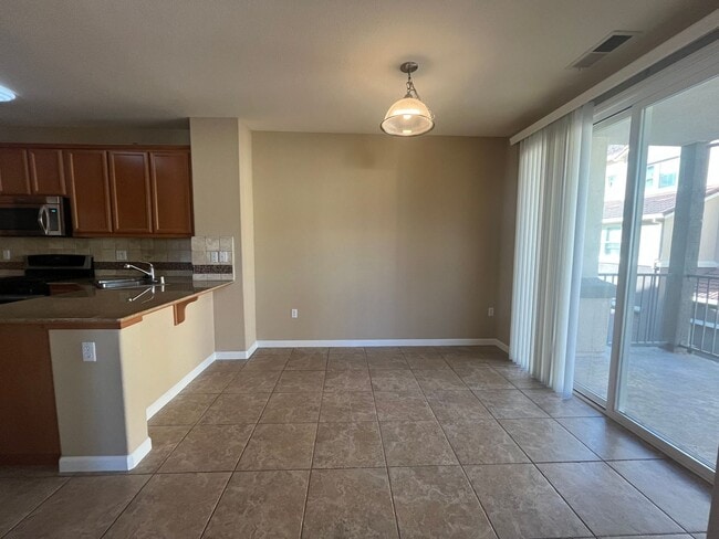 Photo - Spacious 3bed 2.5 bath available in Regency Park