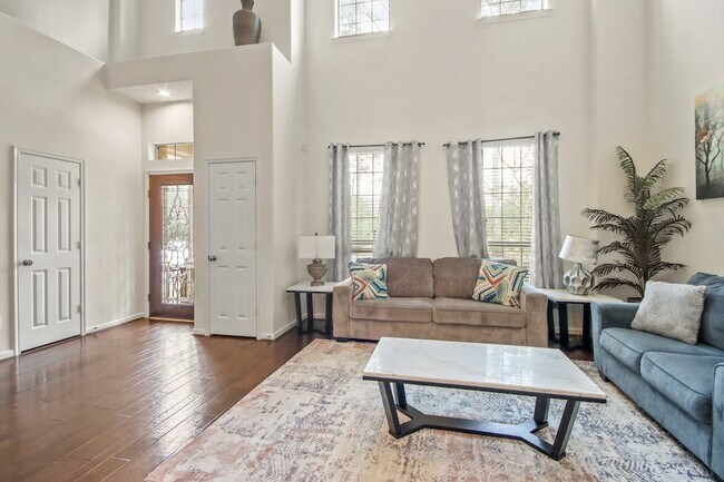 Photo - 55 W Pipers Green St