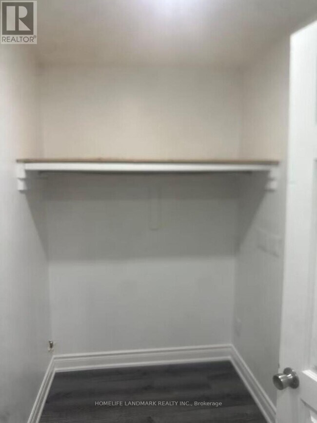 Photo - 92 King St W