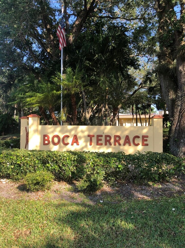 Building Photo - 866 SW 9th Street Cir Unit 205