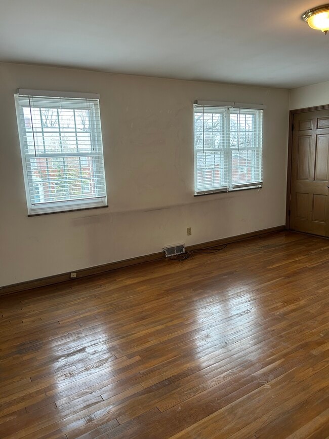 2009 Elmwood Ave Unit C