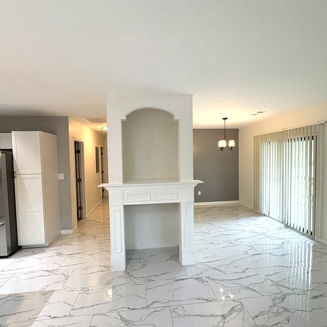 825 Forest Lake Dr S Unit 1109 Lake Valley Apt
