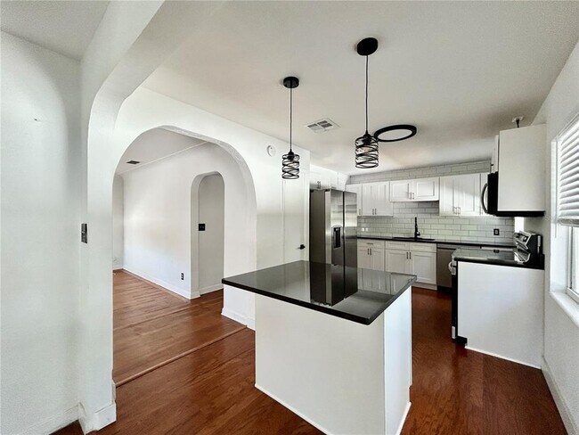 Photo - 5521 Gulfport Blvd S Unit D