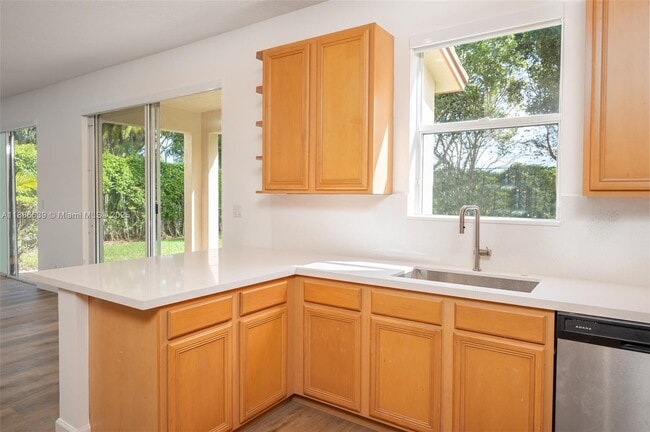 Photo - 19282 Seneca Ave