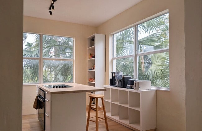 Photo - 900 16th St Unidad 302