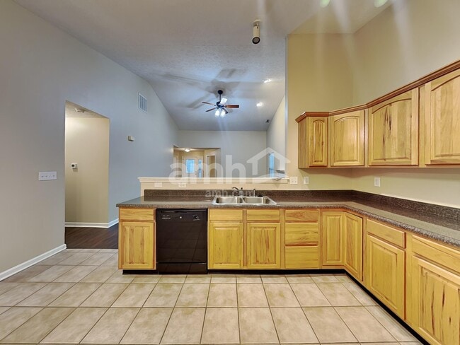 Photo - 11 Fillmore Way