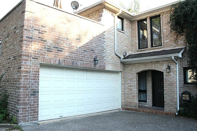 Building Photo - 2514 Nantucket Dr Unit C Rental