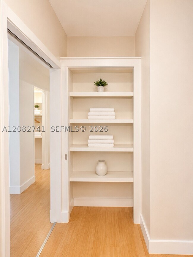Photo - 3025 Indian Creek Dr Unit 204