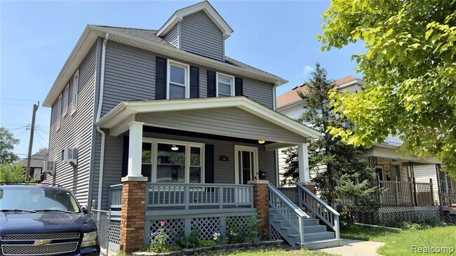 130 Elm St