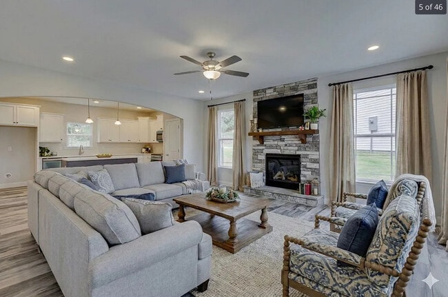 Photo - 213 Legacy Ln