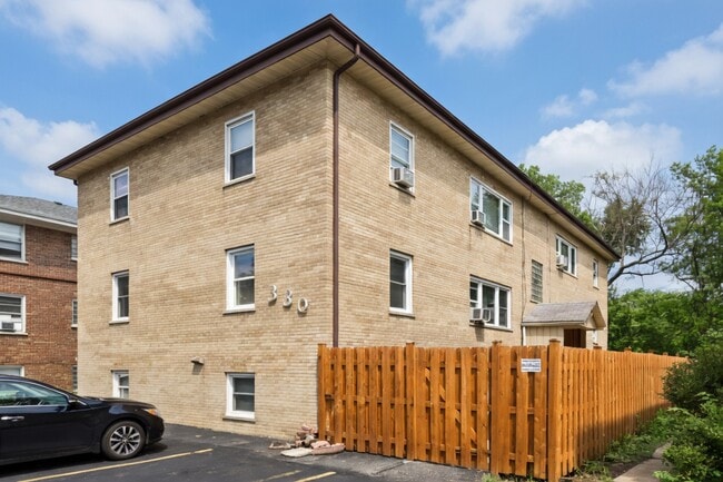 Building Photo - 330 Duane St