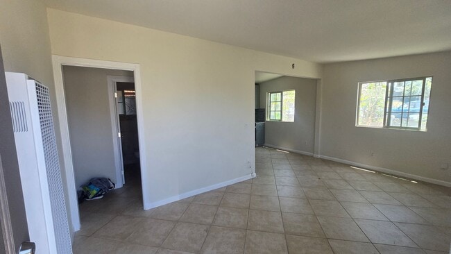 Building Photo - 336-338 DAISY AVE Unit 336