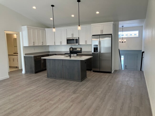 Photo - 4 Bed 3 Bath Twin Home