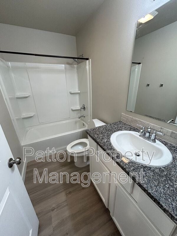 Photo - 6904 Athens St