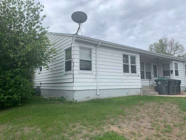2 BEDROOM, 1 BATHROOM DUPLEX - 2 BEDROOM, 1 BATHROOM DUPLEX House