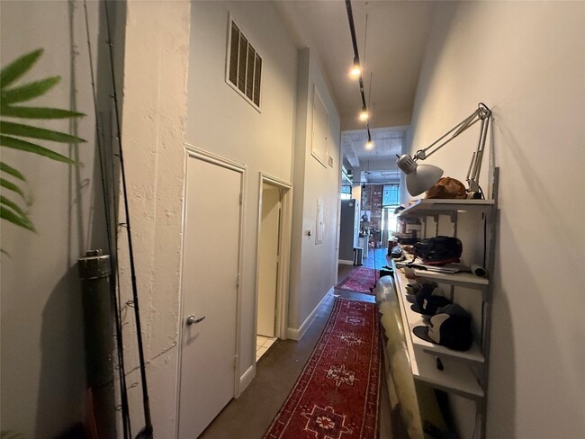Photo - 915 N San Jacinto St