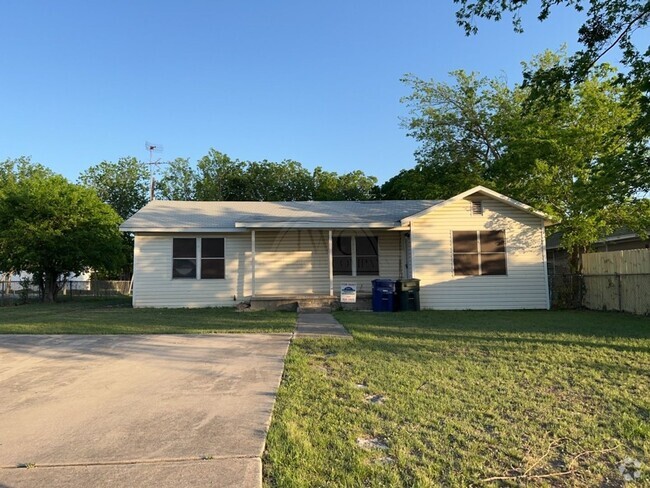 Building Photo - 805 North Dr Rental