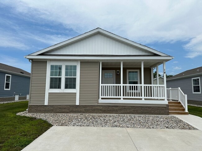 Building Photo - Ellis Landing Unit Lot 14