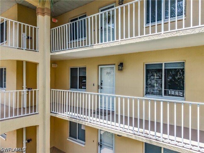 Photo - 3685 Amberly Cir Unit D 203