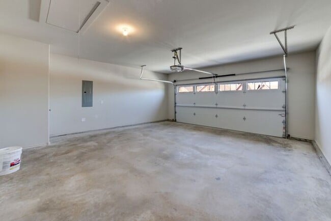 Photo - 3/2/2 Luxury Patio Home! Lawn Care Included!