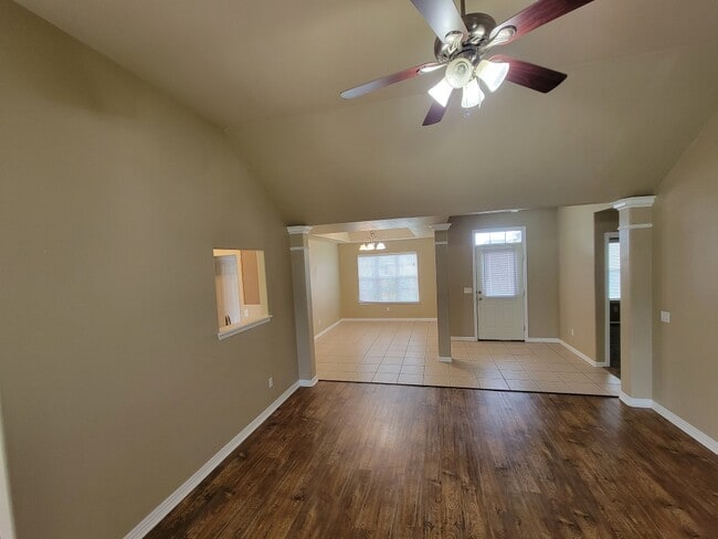 Photo - 1303 E Ken Leach Ct