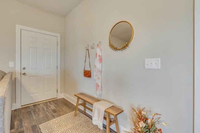 Photo - Beautifully Furnished Executive Home – Fle...
