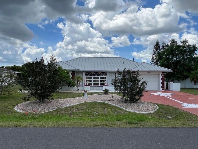 Building Photo - FURNISHED SHORT TERM SEASONAL RENTAL - 2 Bed / 2 Bath - Single Family, Pool Home (Heated) - $3,30...