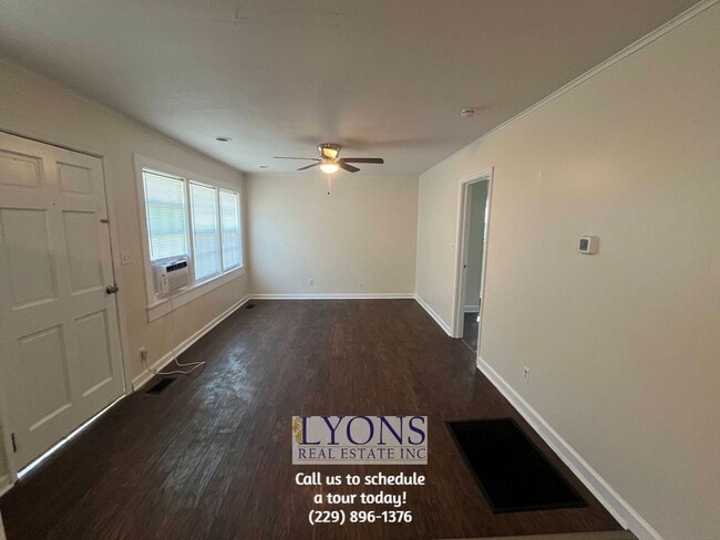 Photo - 615 E Brookwood Dr