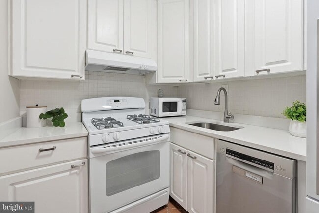 Photo - 801 N Pitt St Unit 706