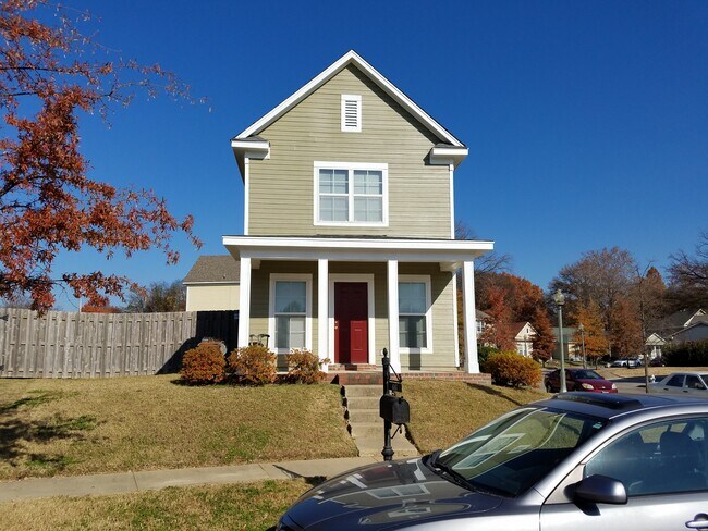 Photo - 645 Greenlaw Pl