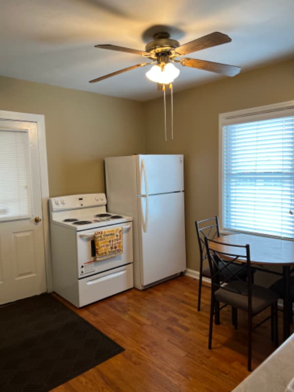 Photo - 2422 Jackson Ave