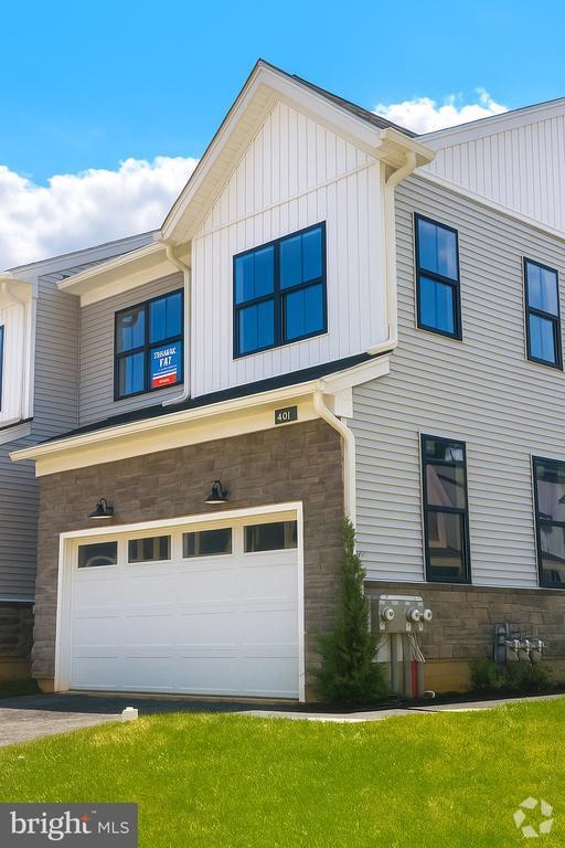 Building Photo - 401 HARTNUP St Rental