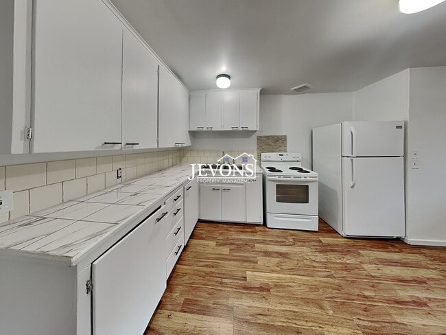 Photo - Charming 2-bedroom apartment just minutes from Pritchard Island Beach, with easy access to I-5 Unit 8330