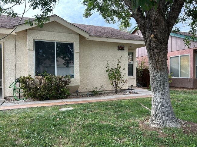 Building Photo - Joshua Ridge 2 Bedroom, 2 Bathroom home