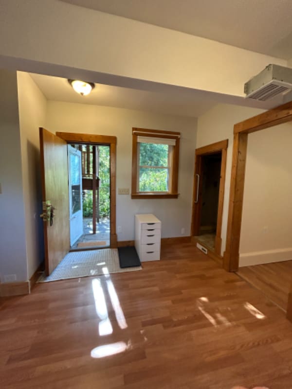 Building Photo - 2416 17th Ave S Unit 3