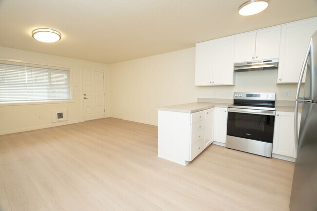 Photo - Newly Renovated 1 Bedroom in the Heart of Irvington! Unit CI1927
