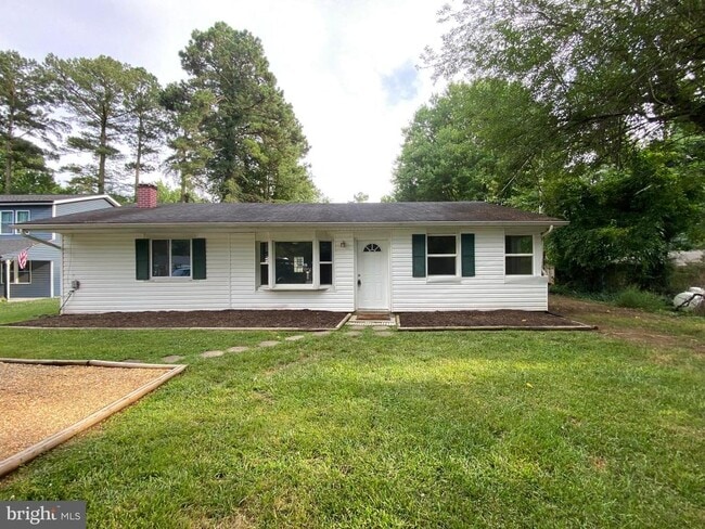 Building Photo - 405 Lake Dr Rental