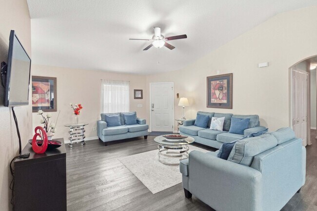 Photo - Single Family Home in Davenport now Available For Rent!