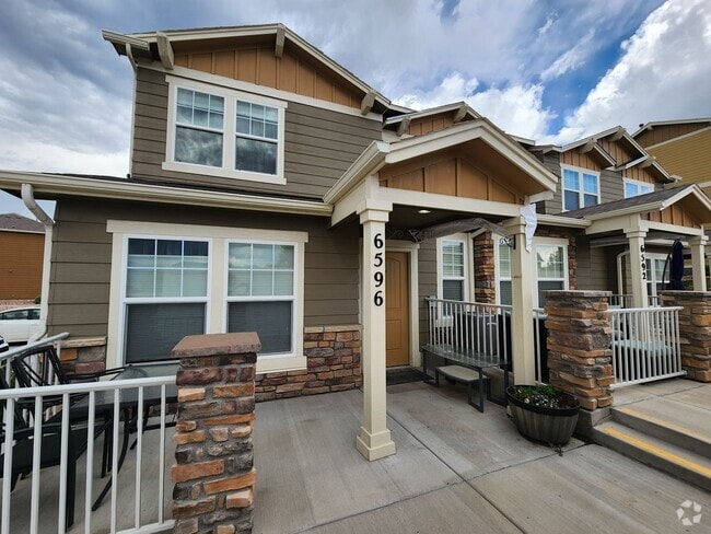 Building Photo - Quiet 2 bed 3 bath home in the 80923 area!!