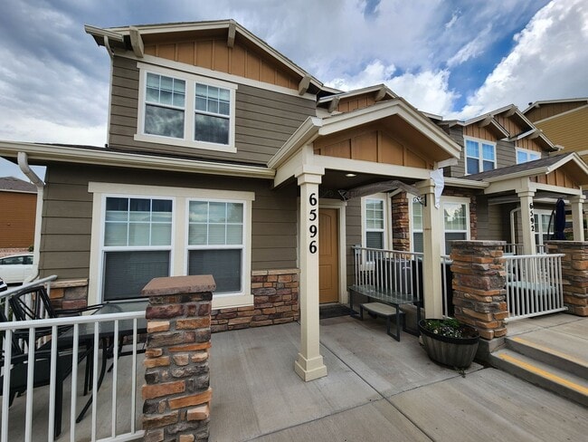 Quiet 2 bed 3 bath home in the 80923 area!! - Quiet 2 bed 3 bath home in the 80923 area!!