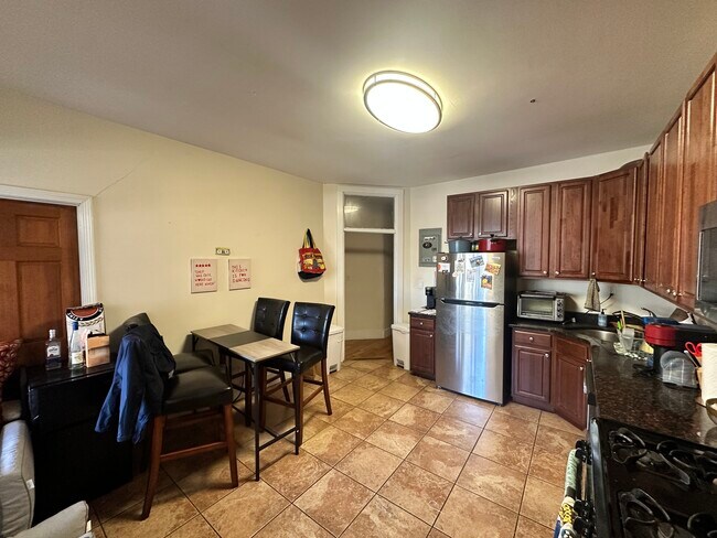 Photo - 71 Pontiac St Unit 2