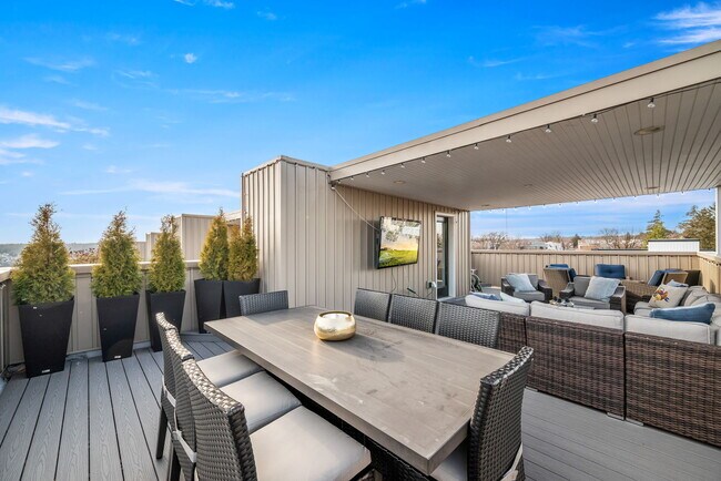 Photo - 330 Wright St