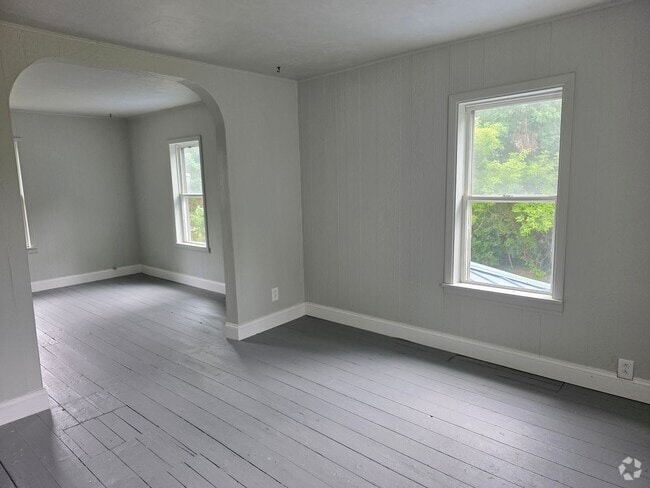 Building Photo - 681 County Hwy G Unit 681 1/2 Cty Highway G Rental