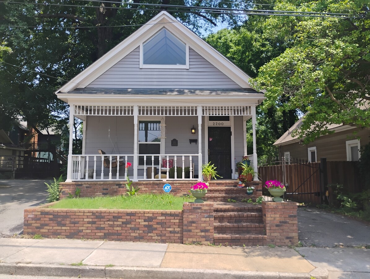 Photo - 2200 Vinton Ave