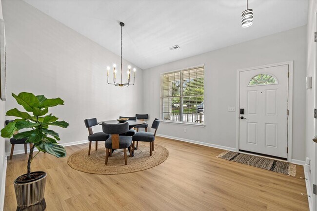 Photo - 123 Fairfield Dr