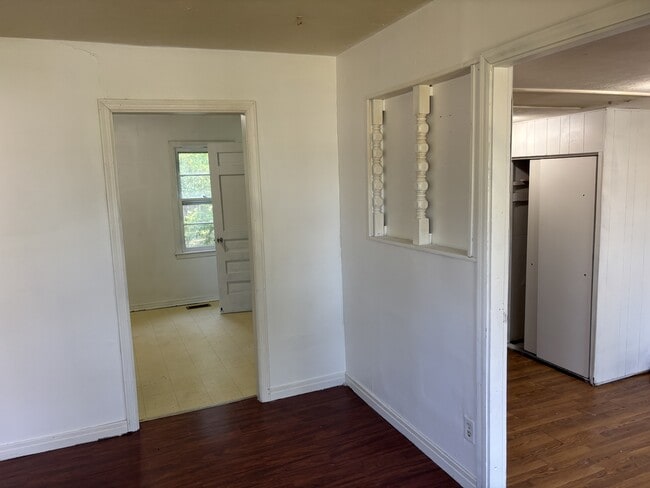 Photo - 1827 E McFarland St