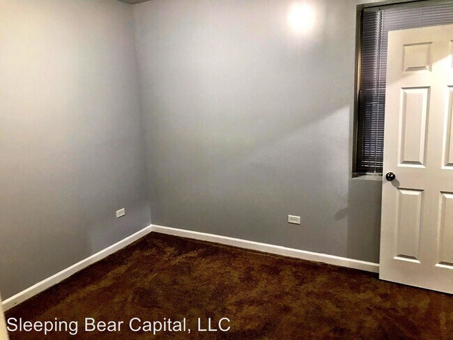 Photo - 4418 S Drexel Blvd