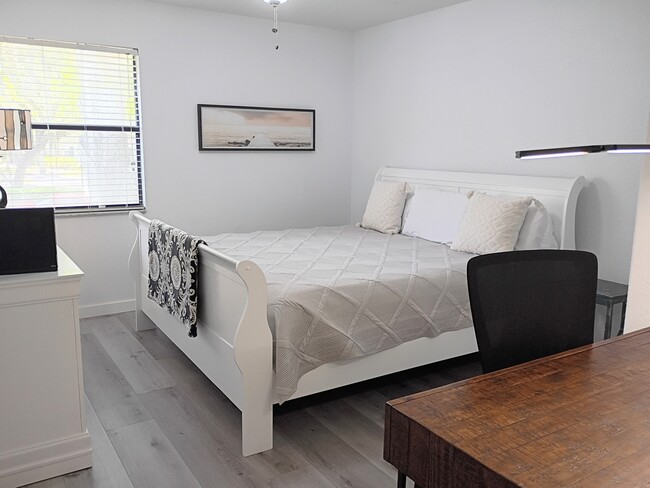 Photo - 28 Alcira Ct